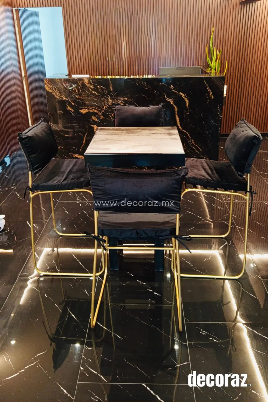 Periquera dorada negro bancos acero dorado terciopelo negro renta CDMX