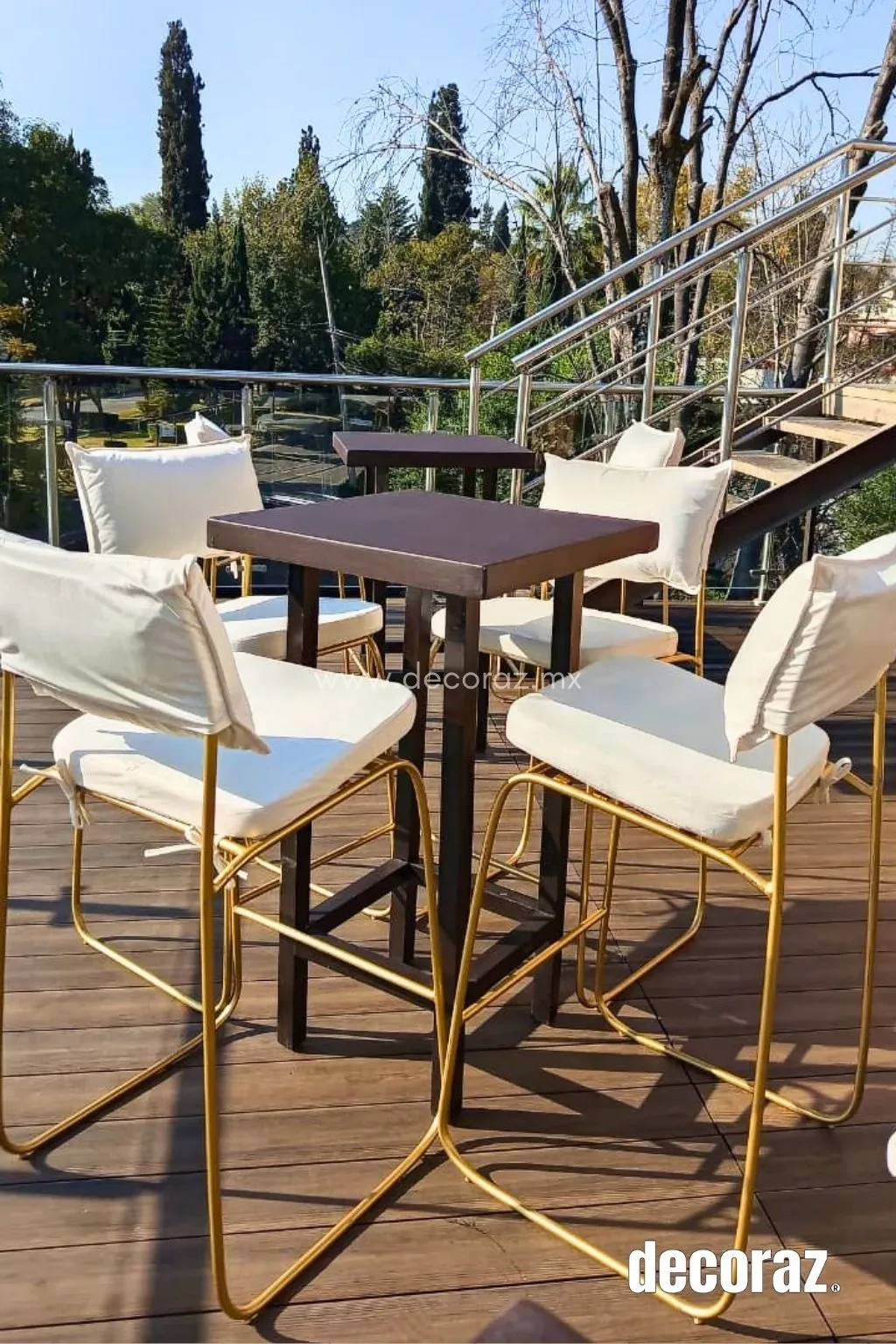Periqueras doradas premium bancos terciopelo renta CDMX bodas galas